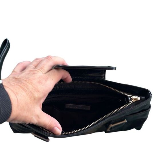 Kenneth Cole, New York, black leather clutch bag. Adorable. - Picture 4 of 4